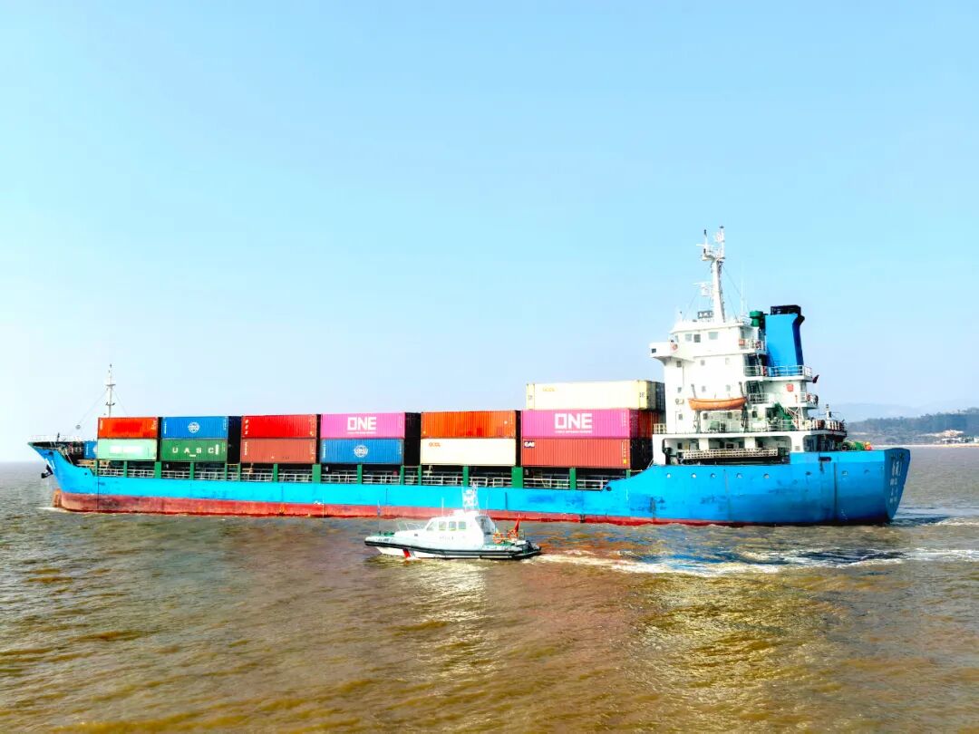 温州港“新三样”货物首次实现“出厂即出海”