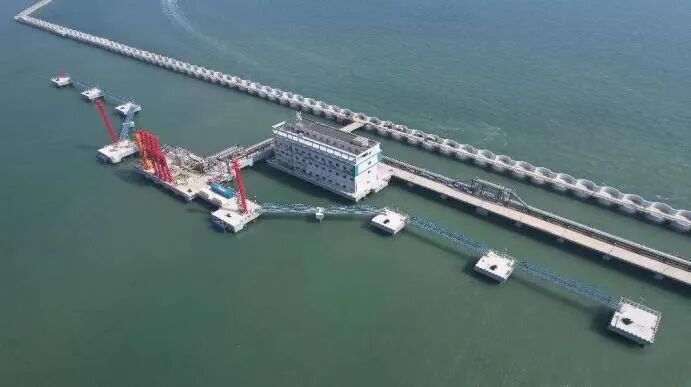 连云港港30万吨级原油码头+1