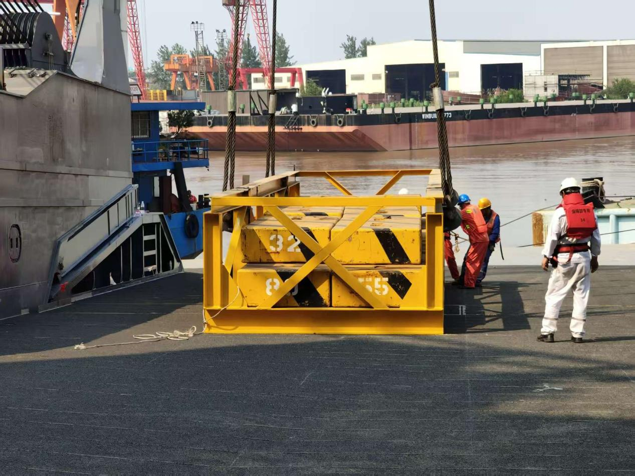 World's Highest Load-Bearing Capacity! Ultimate Load Test on the Stern Ramp of Jiangsu Jinling's First WW9300 Series Vessel Successfully Completed